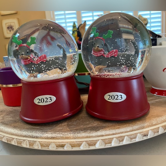 DACHSHUND CHRISTMAS SNOW GLOBE ALSO PLAYS JINGLE BELLS NWT snowglobe - Picture 3 of 8